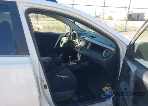 2014 Toyota Rav4 Le z USA, uszkodzony, nr VIN JTMZFREV1EJ010312